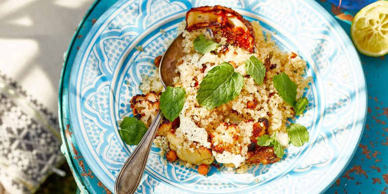 Quinoa-salade met bloemkool en currydressing 