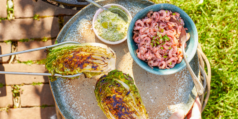 Gegrilde little gem met garnalen 