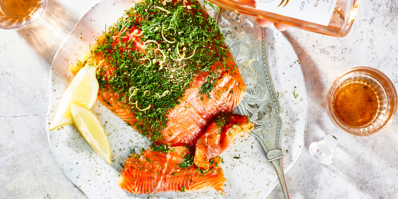 Gravad lax met mosterd-dillesaus 