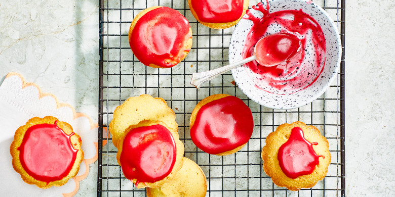 Roze koeken met frambozenglazuur 