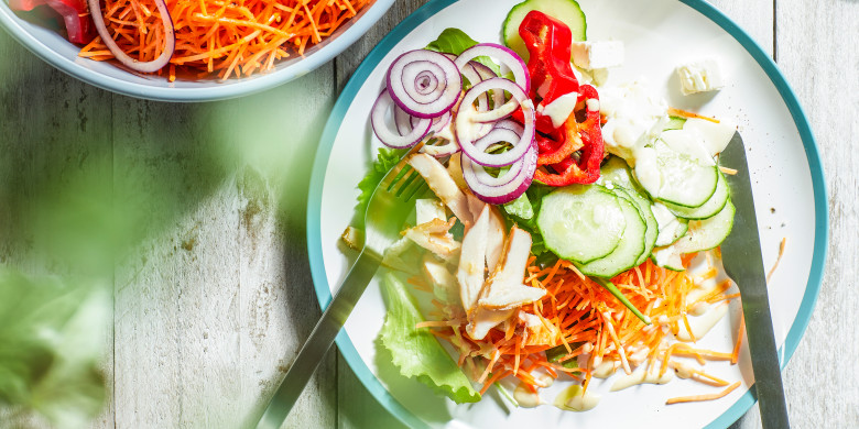 Kipsalade met puntpaprika en feta 