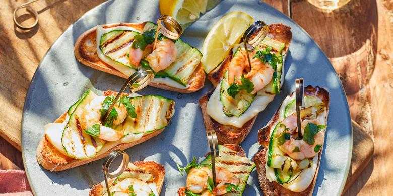 Pintxo’s met aioli, gegrilde courgette en citroengarnalen 