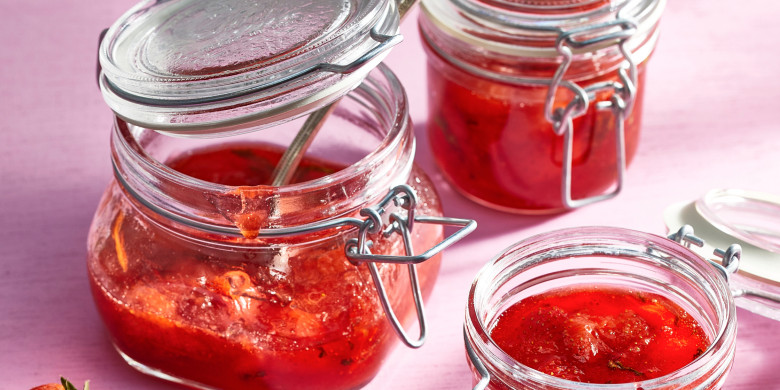 Aardbeienjam met citroen en basilicum 