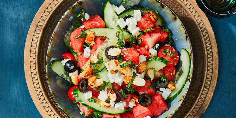 Watermeloensalade met pittige amandelen