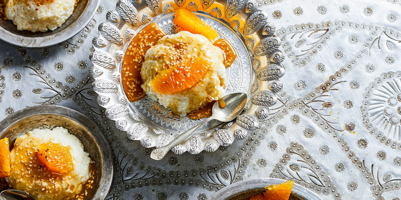 Vanillerijst-timbaaltje met sinaasappel en karamel-sesamsaus