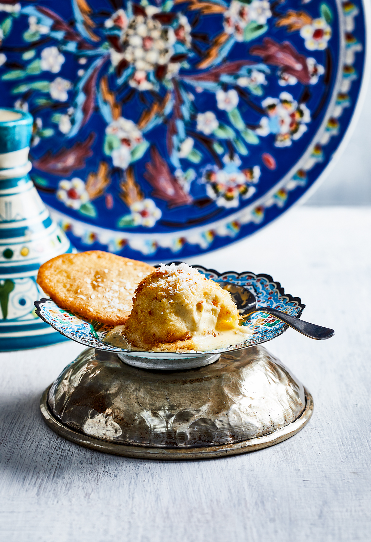 Krokante ijsbollen met honingwafeltjes