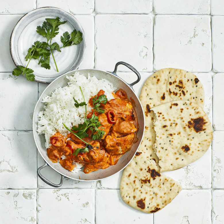 Kip tikka masala met rijst en naan