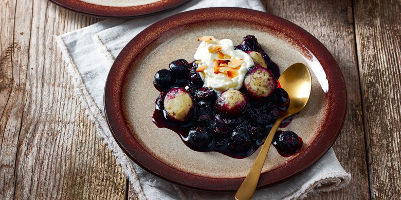 Bessendessert met knoedels