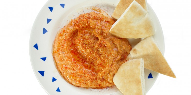 Hummus van rode paprika