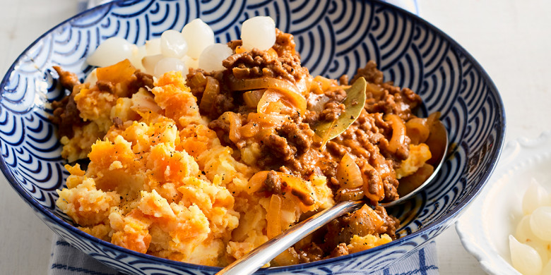 Wortelstamppot met snelle hachee