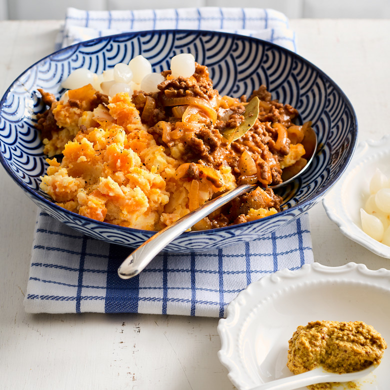 Wortelstamppot met snelle hachee