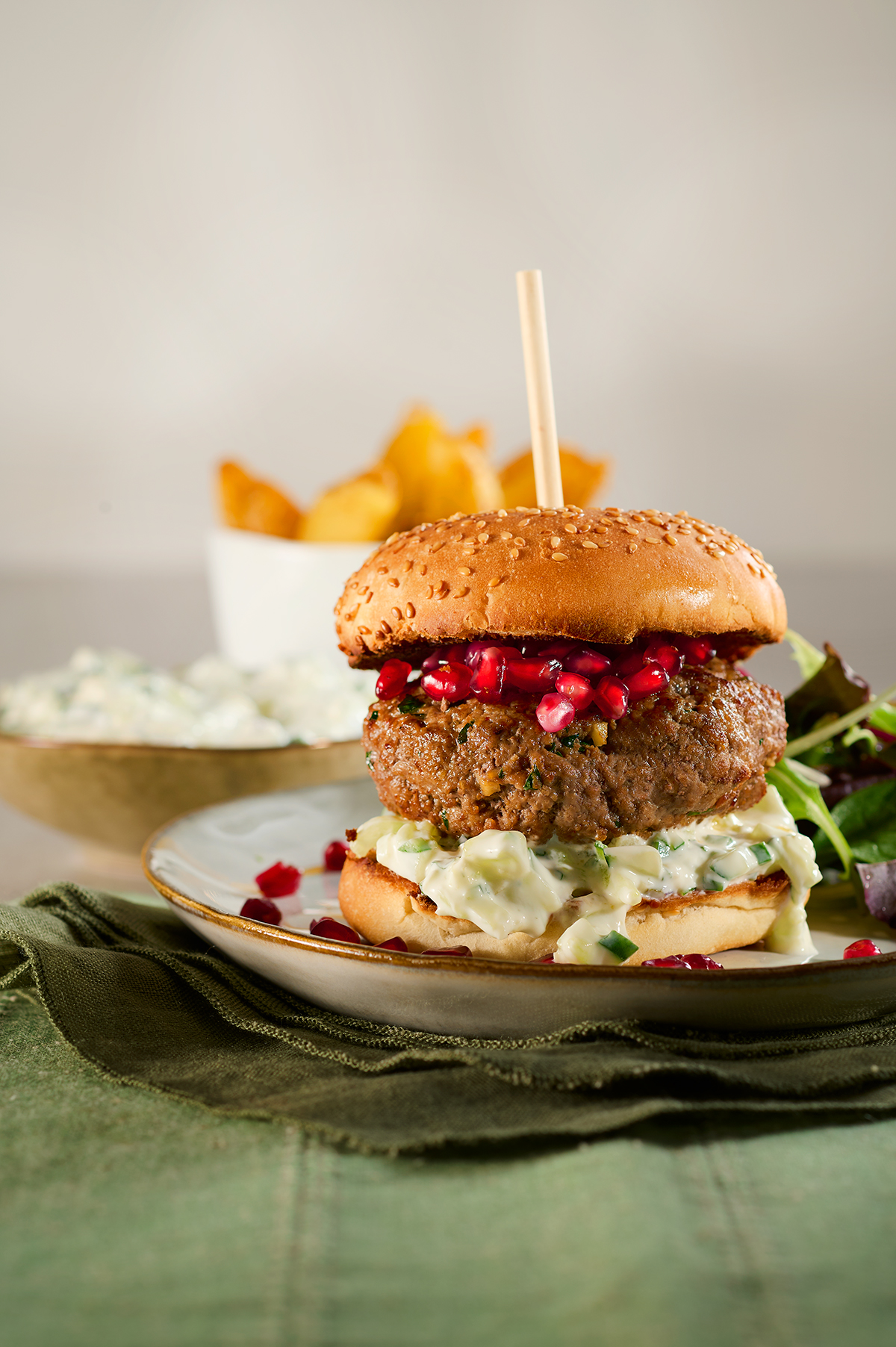 Ras el hanout-burger met komkommer-kruidenyoghurt