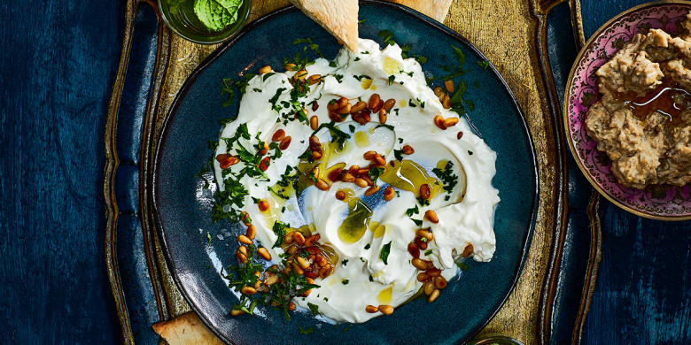 Mezze spreads met pita