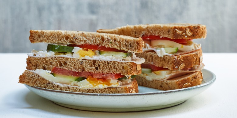 Spelt-clubsandwich met kalkoenfilet