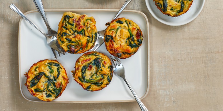 Frittata-muffins met ricotta, spinazie en gerookte kip