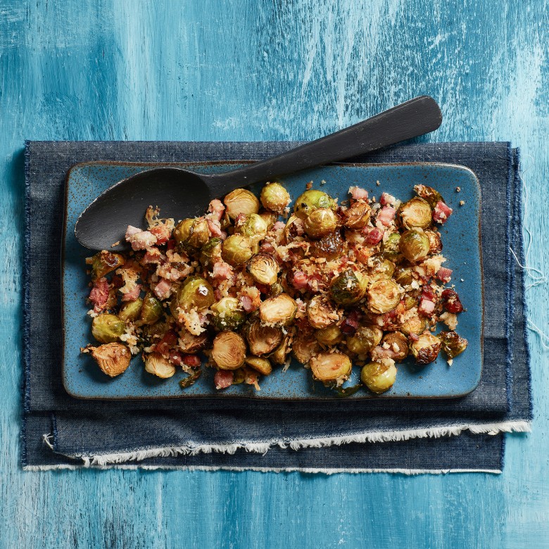 Krokante spruitjes met spekjes en parmezaan