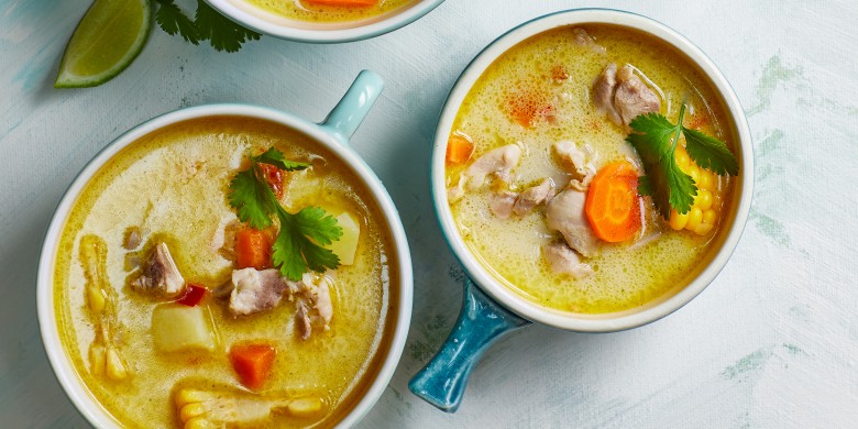 Thaise kippensoep met mais en kokos