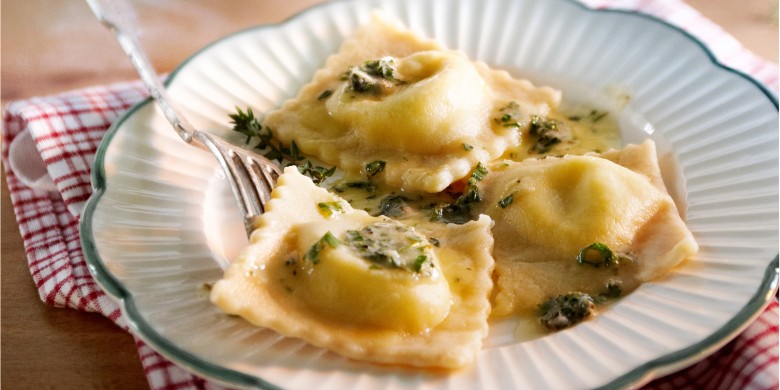 Kaasravioli met gepofte knoflook