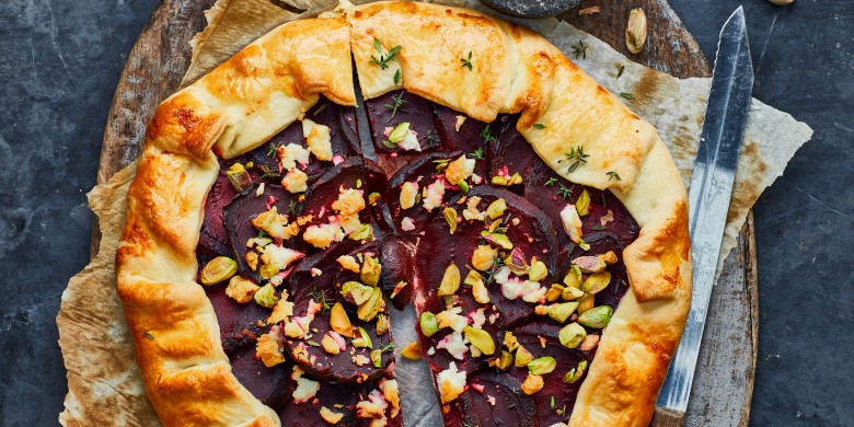 Bietengalette met feta en pistache