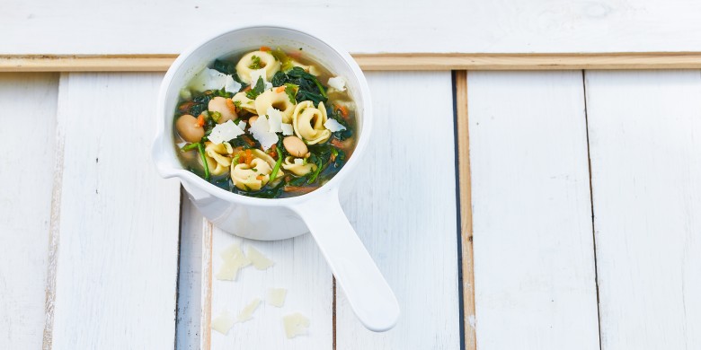 Tortellinisoep met spinazie