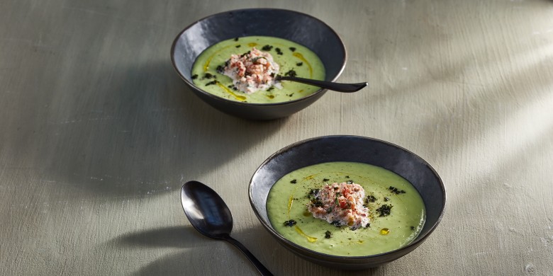 Avocado-velouté met rivierkreeftsalsa