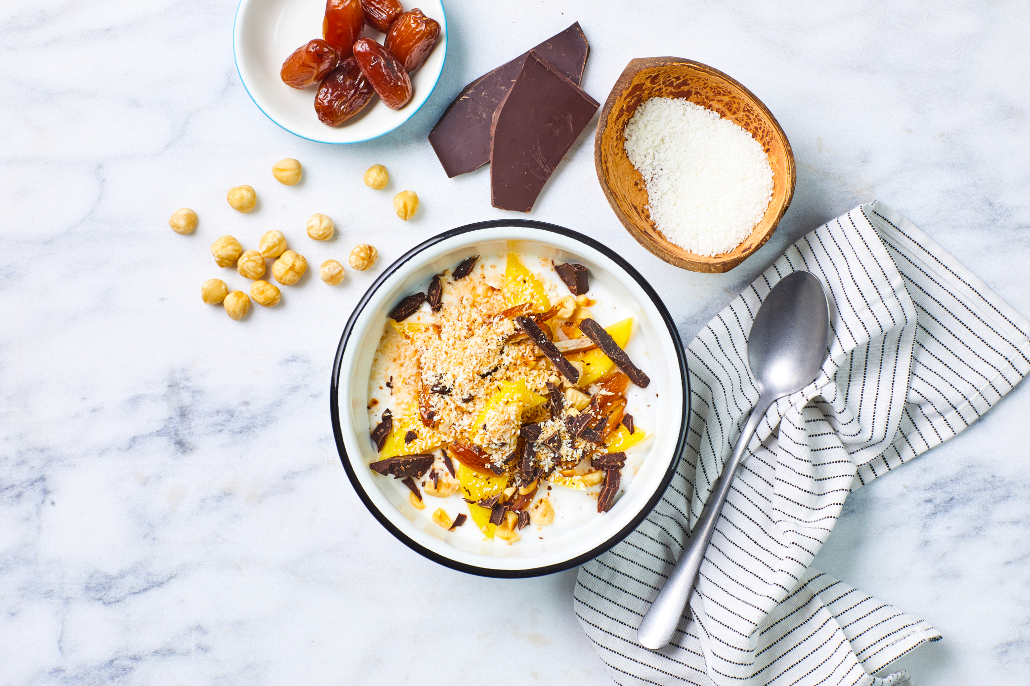 Superstart ontbijt bowl met kokos yog