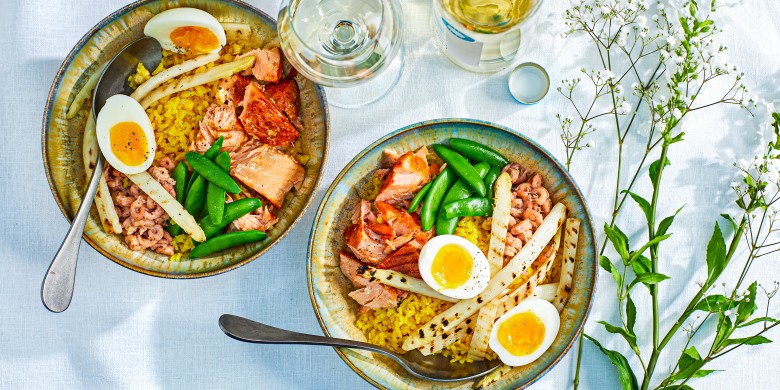 Rijstbowl met warmgerookte zalm