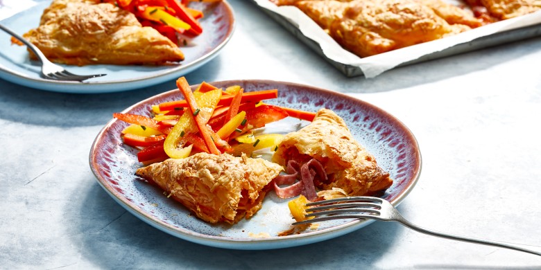 Pizzaflappen met paprika en salami