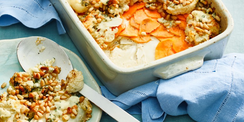 Gegratineerde bloemkoolschotel met zoete aardappel