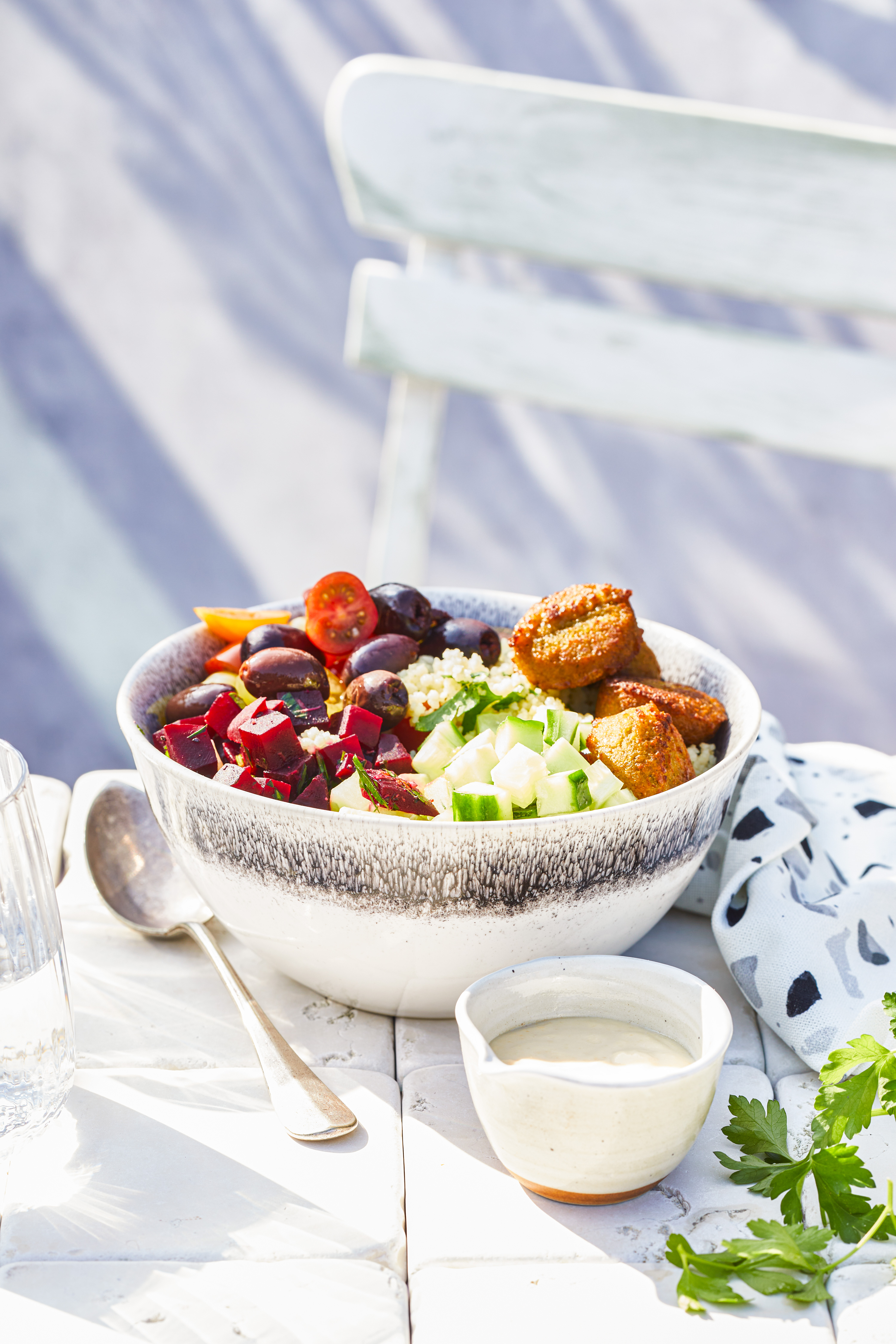 Falafel-bowl met bietjes