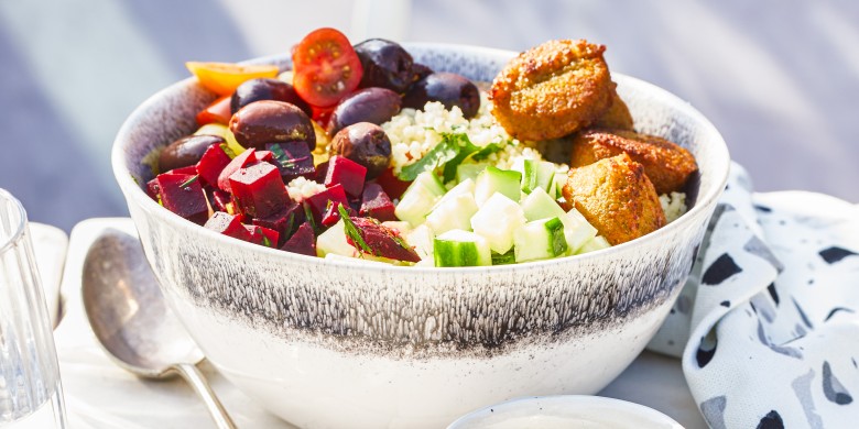 Falafel-bowl met bietjes 