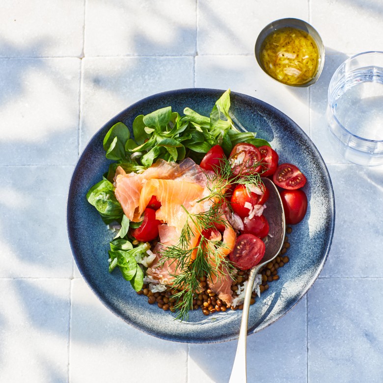 Linzensalade met gerookte zalm