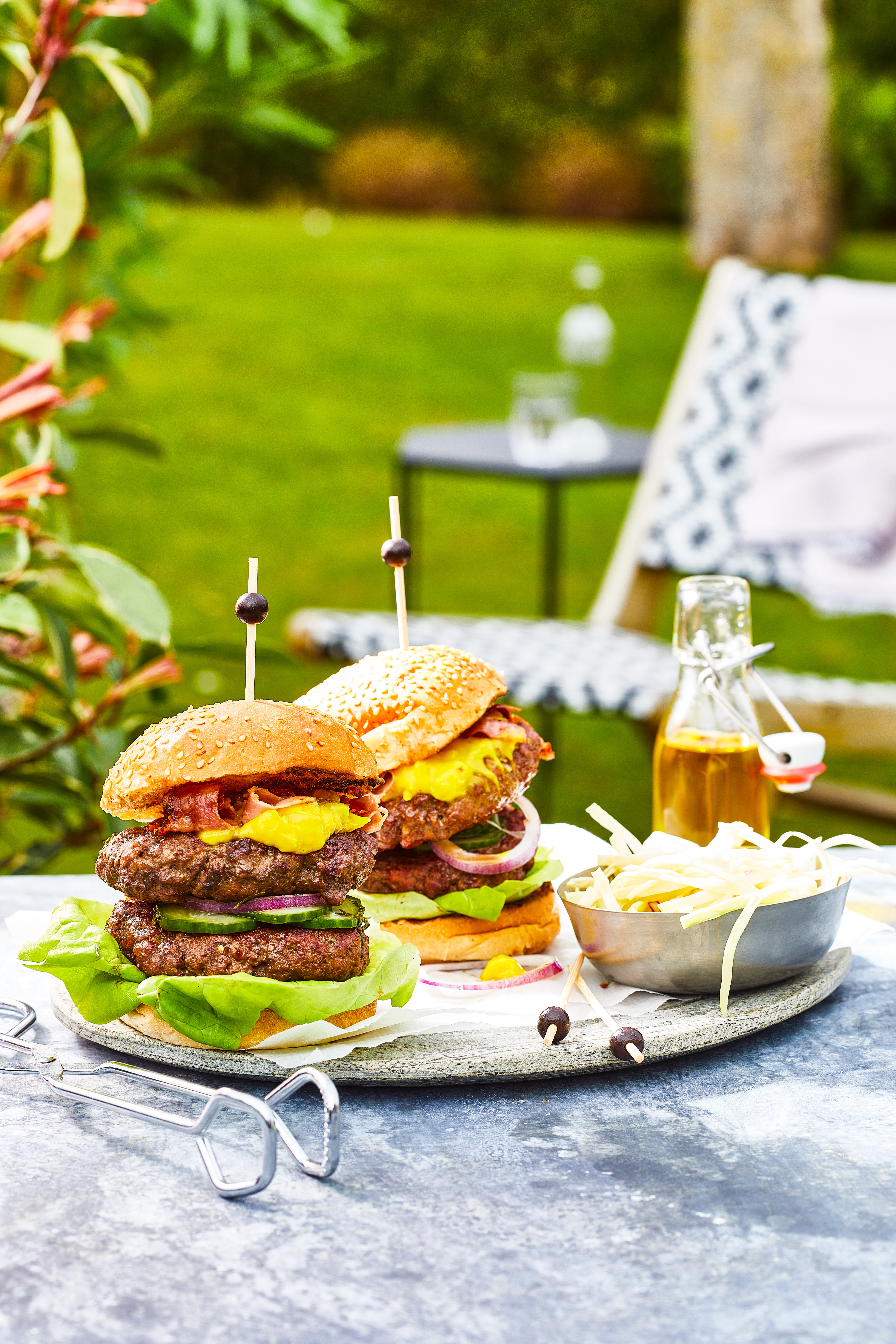 Double American burger met spicy coleslaw