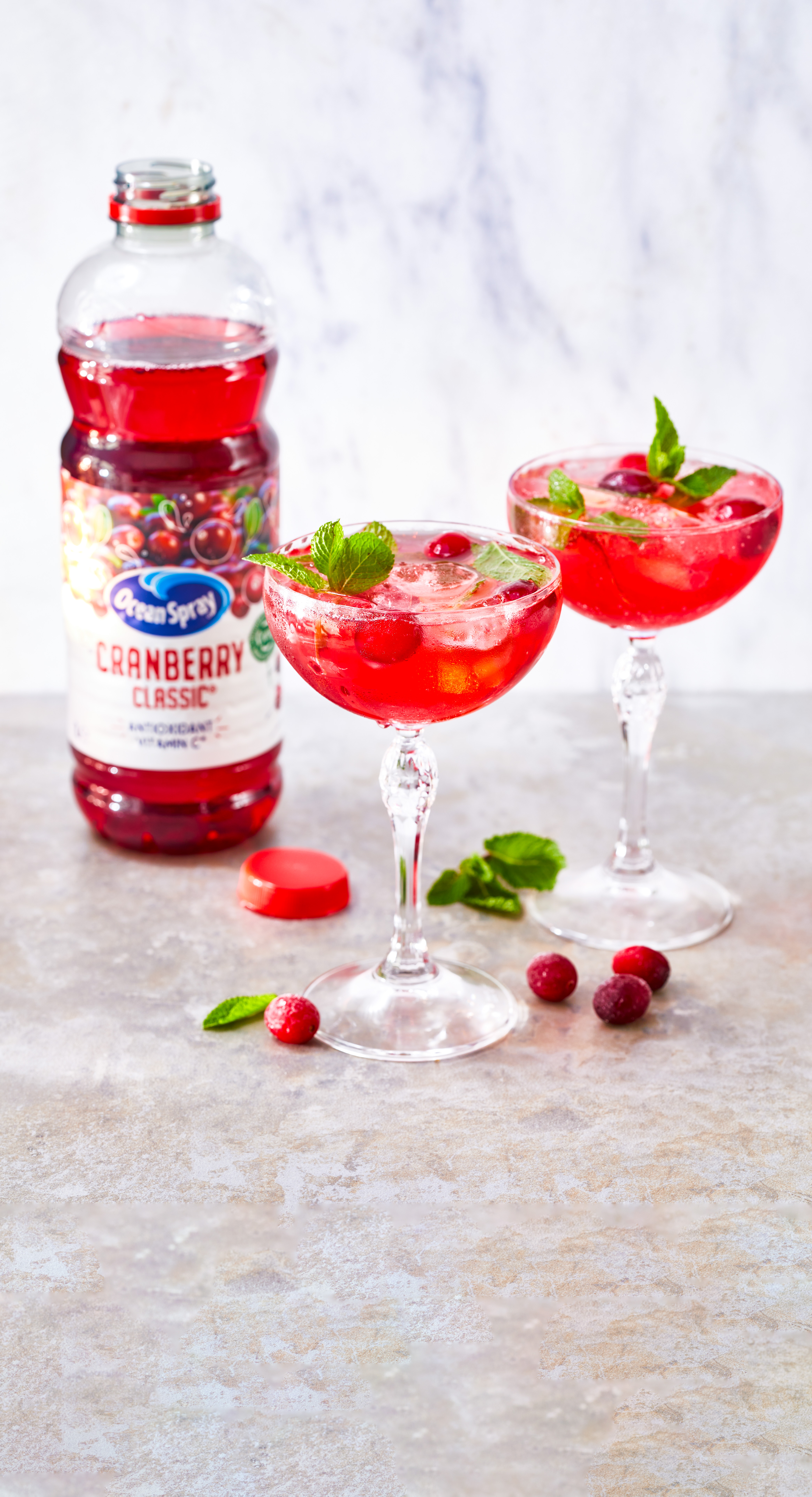 Cranberry-limoen-munt spritzer