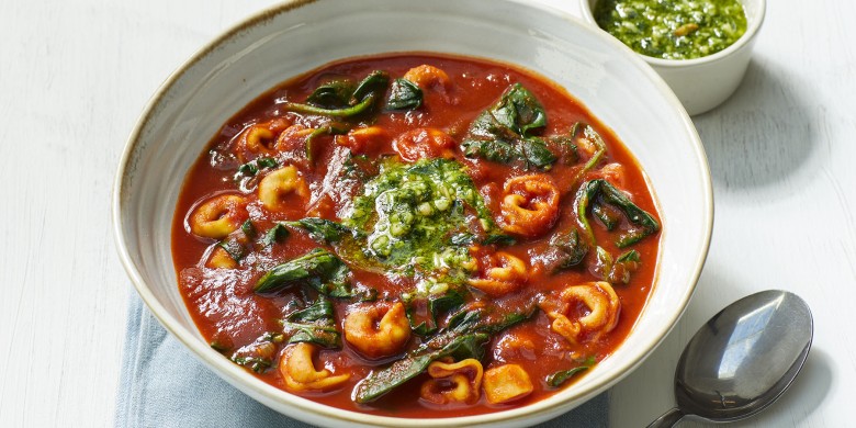 Italiaanse tomatensoep met tortellini 