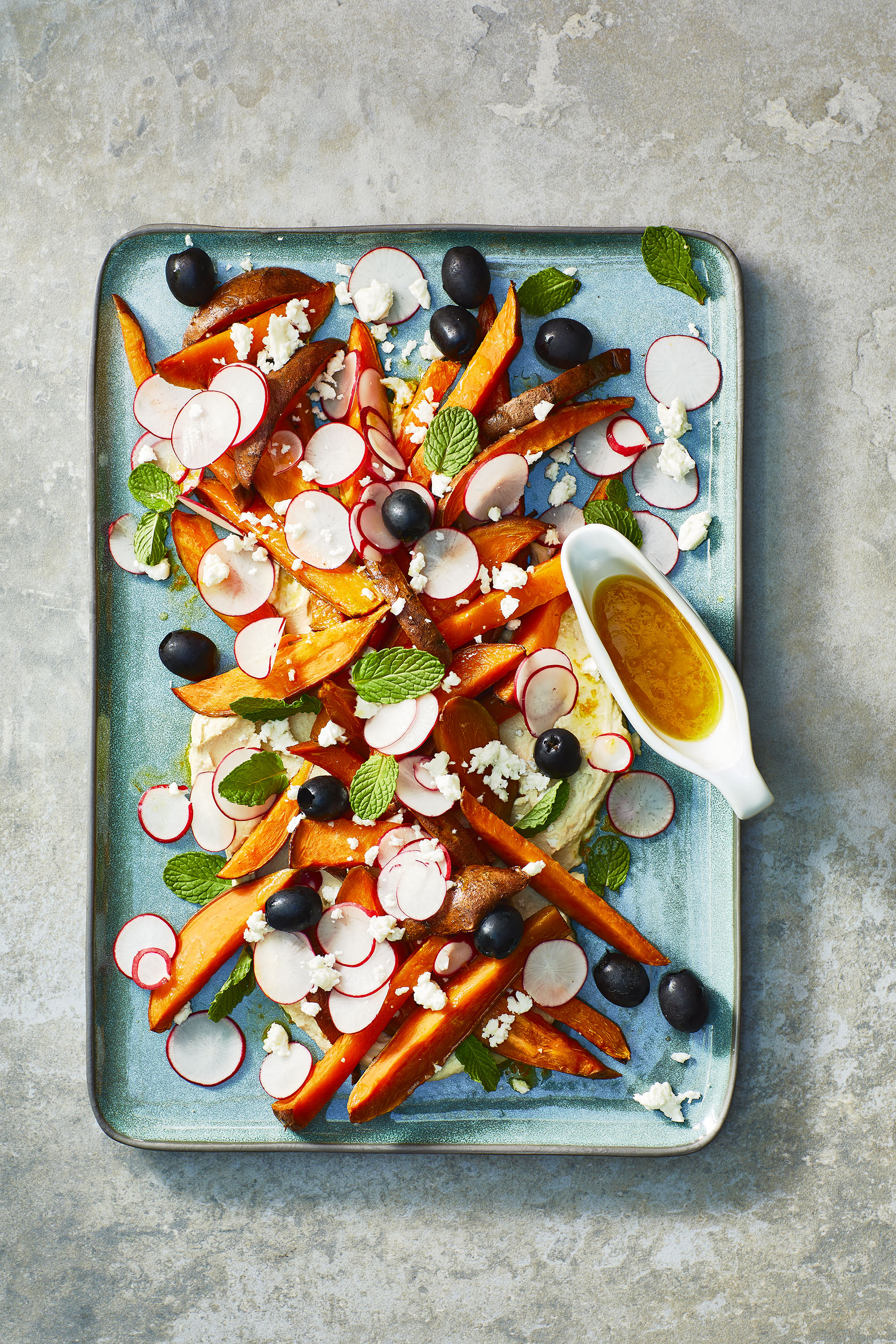 Zoete-aardappelsalade met radijs en sinaasappeldressing