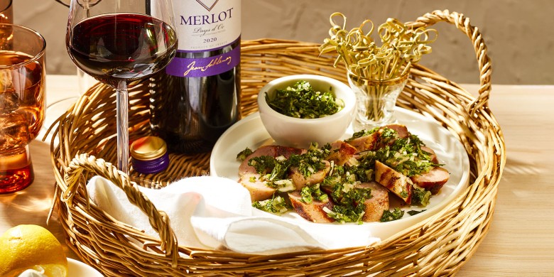 Gegrilde worstjes met gremolata-salsa