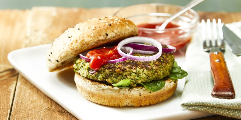 Broccoliburger met noten