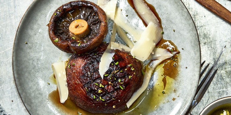 Gegrilde portobello met knoflookolie en parmezaan 