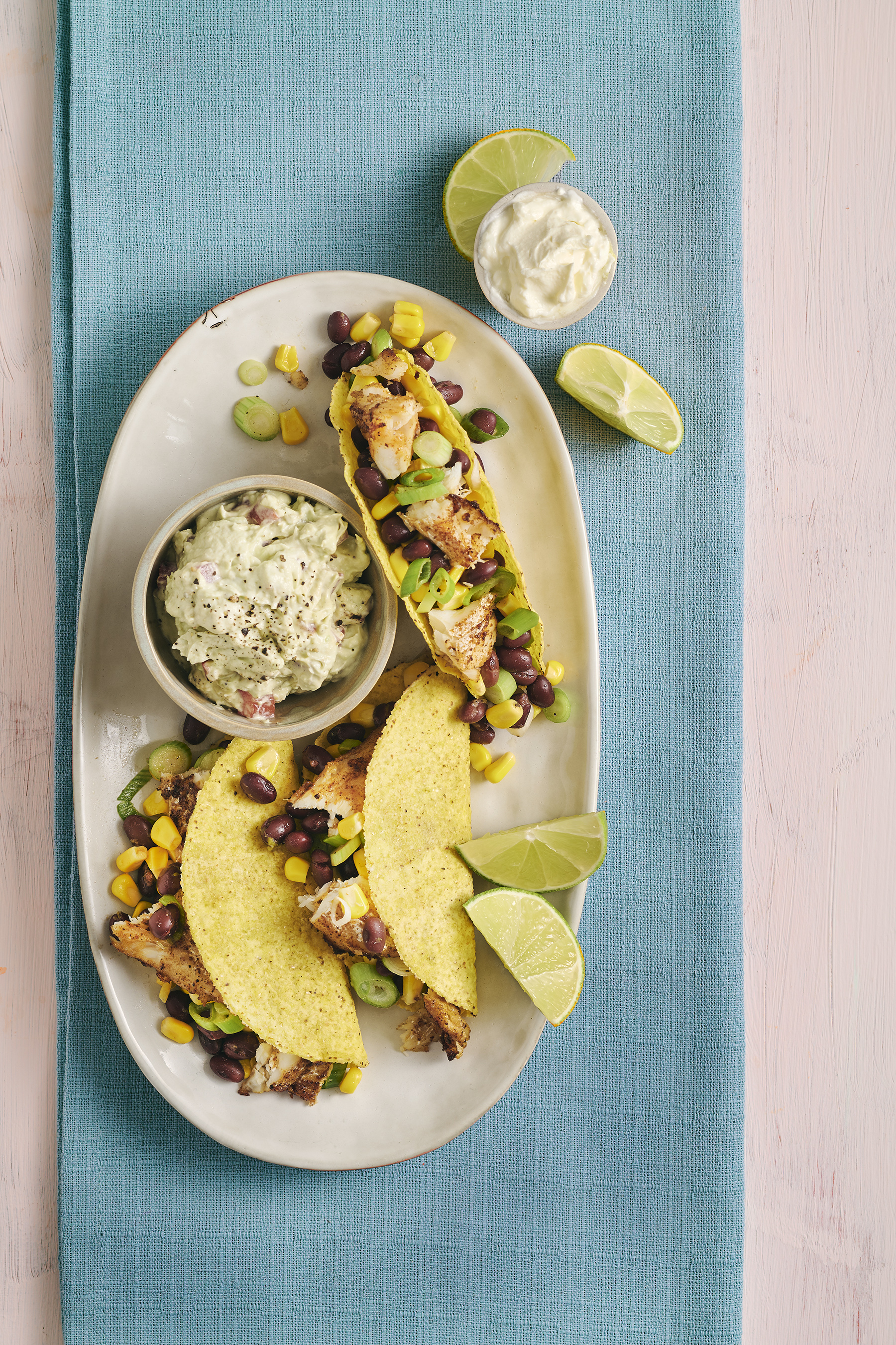 Taco's met kabeljauw, bonensalsa en guacamole