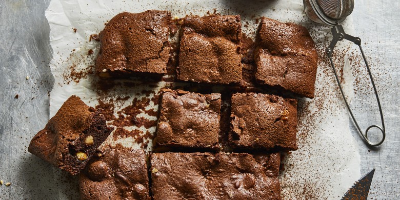 Brownies met gember en macadamia