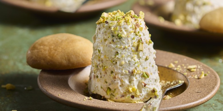 Griesmeelkoekjes met pistache-parfait