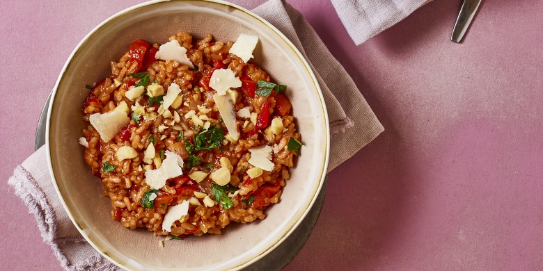 Ovenrisotto met tomaat, paprika en macadamia