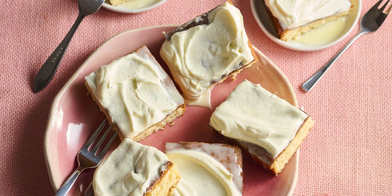 Très leches cake