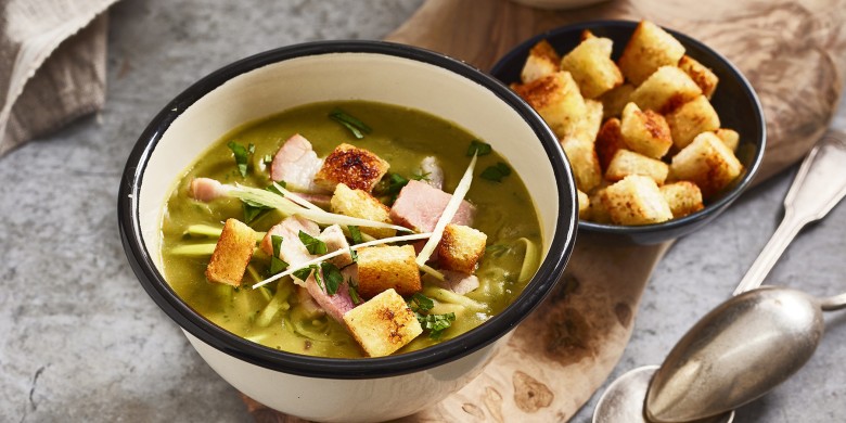 Lichte erwtensoep met prei