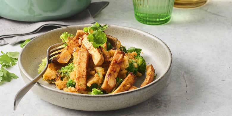 Zoete-aardappelstamppot met broccoli, sesam en tofu
