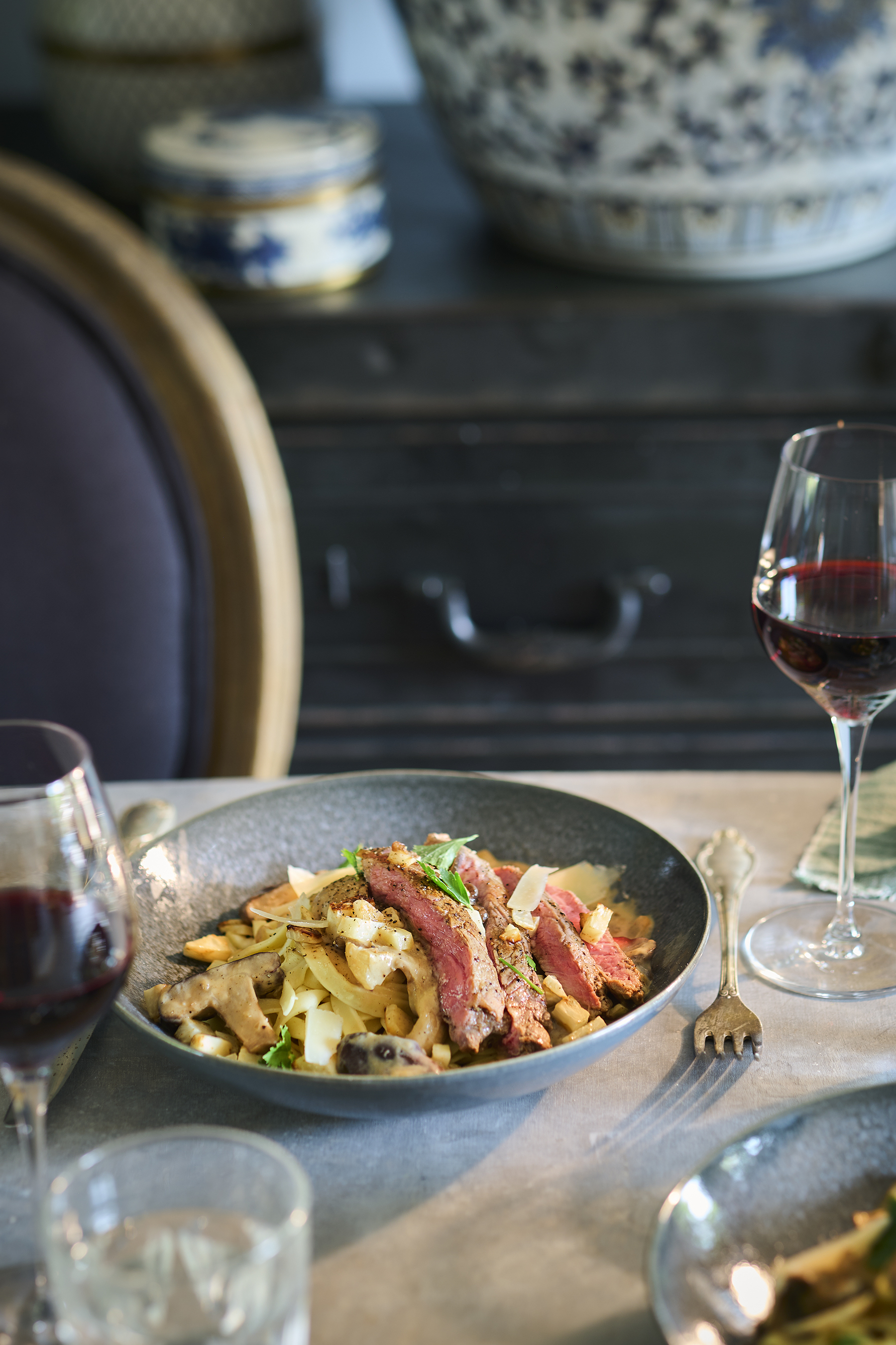 Pappardelle met paddenstoelen, knolselderij en ribeye