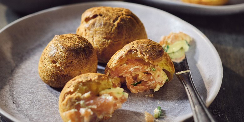 Gougères met zalmboter	