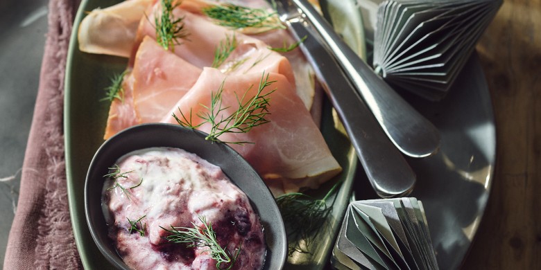 Gegrilde beenham met cranberry-mierikswortelsaus