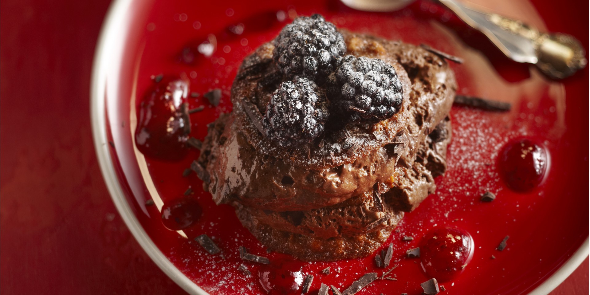 Kletskopjes met chocolademousse en cranberrysaus
